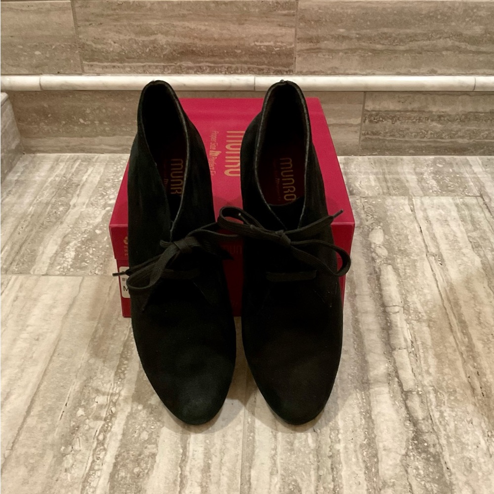 Munro Sloane Black Booties